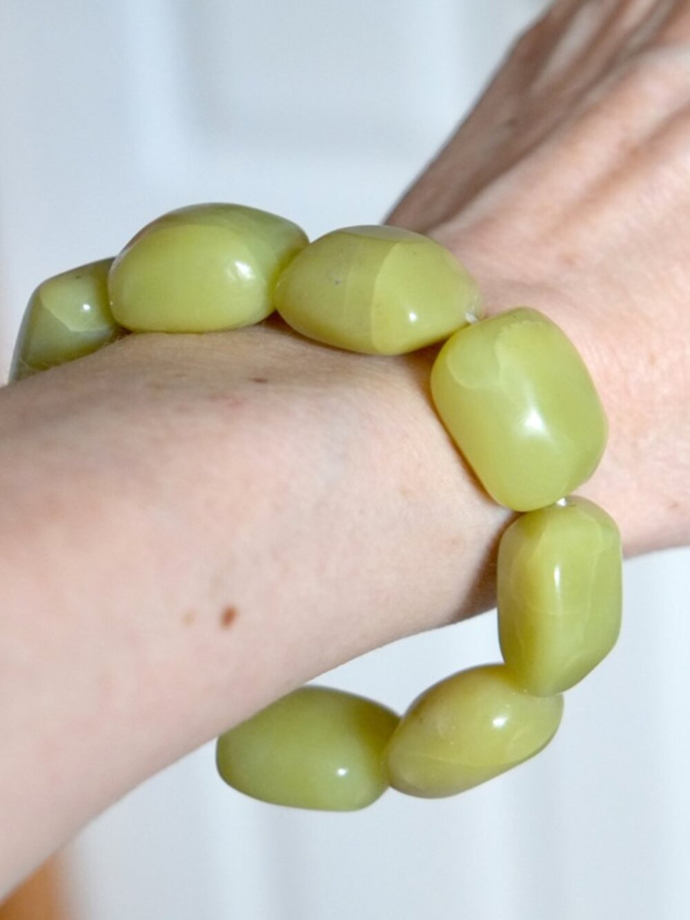 Chunky serpentine jade stretch bracelet